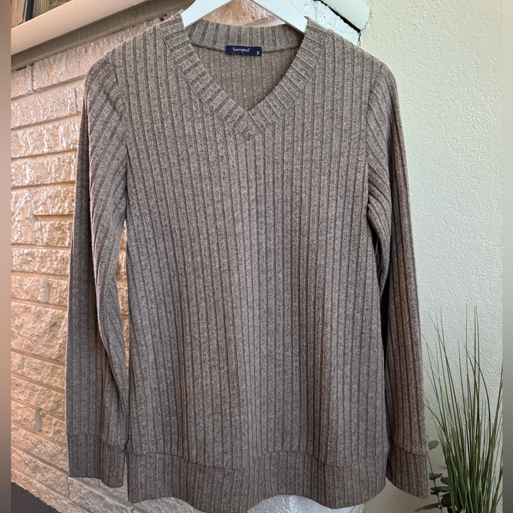 Soft Ribbed V-Neck Top